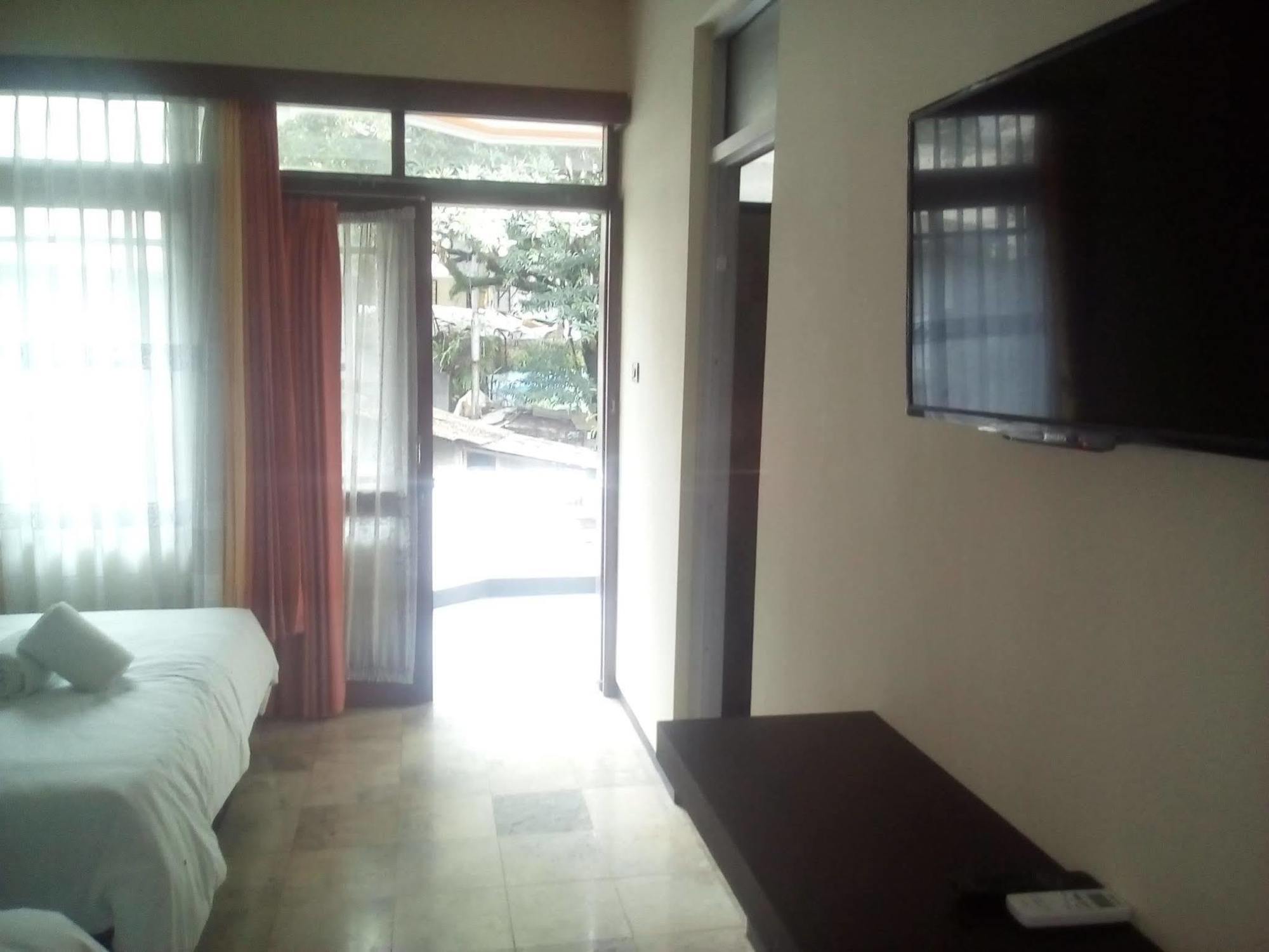 Simply Homy Guest House Pasteur Бандунг Екстериор снимка